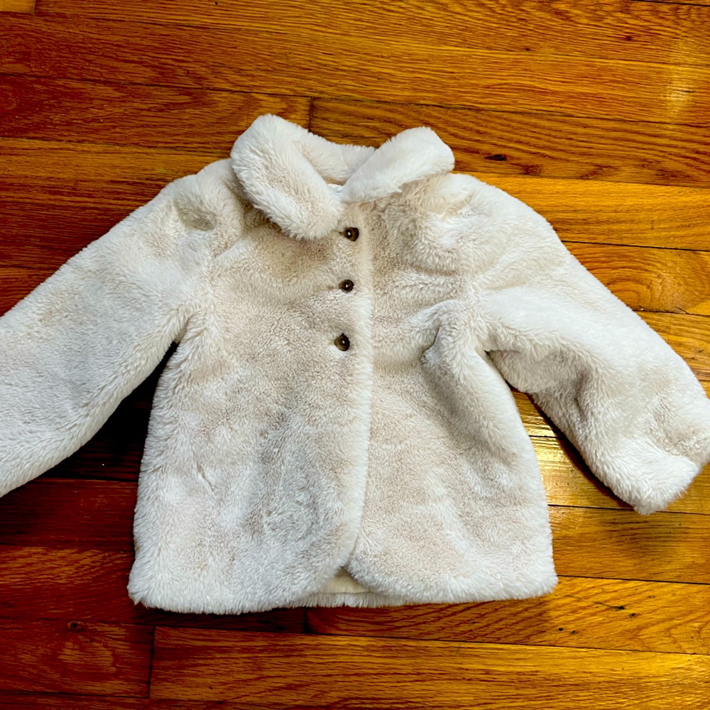 Edgehill Collection Faux fur coat